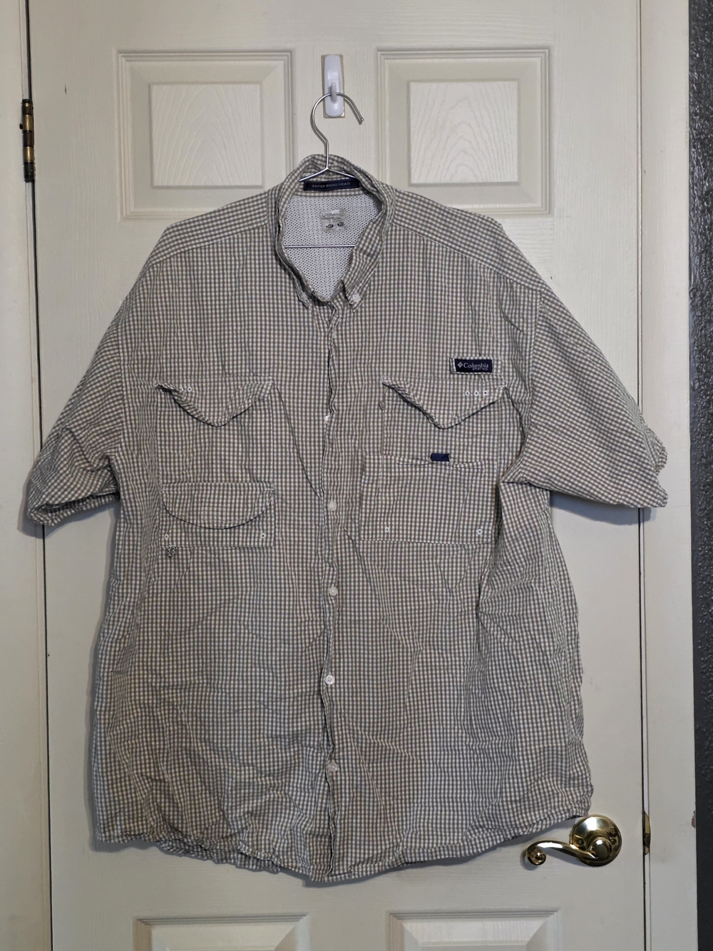 Columbia Men's Short-Sleeve Button-Down Shirt in Beige and White Check